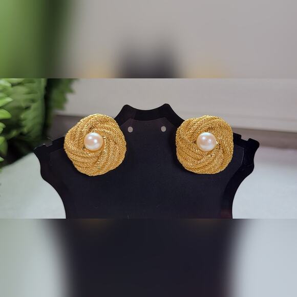 Gold Rope Knot Clip-On Earrings with Pearl Center - Picture 2 of 8